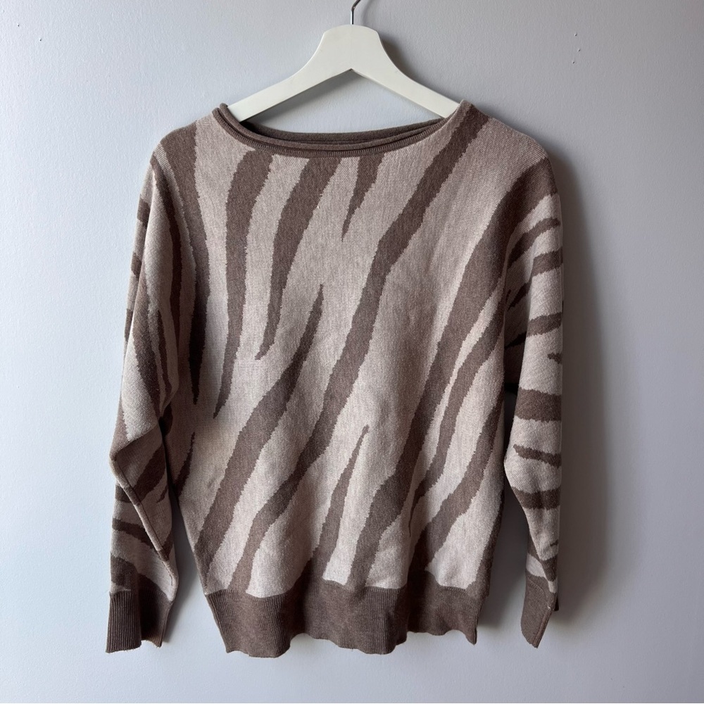 Tahari Beige Zebra-Print Crewneck Sweater - Women’s Medium - Picture 2 of 5